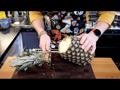 Как почистить ананас за минуту