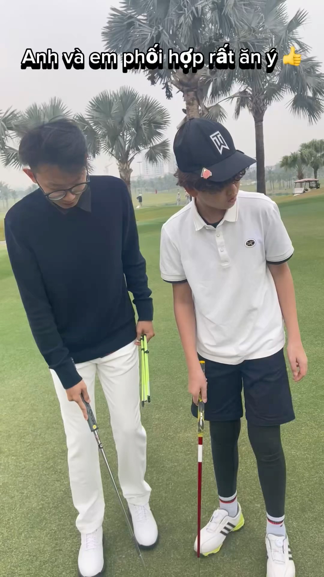 (Golf familyVN) sự phối hợp với rất ý của A và em ??#putter #golf #shorts