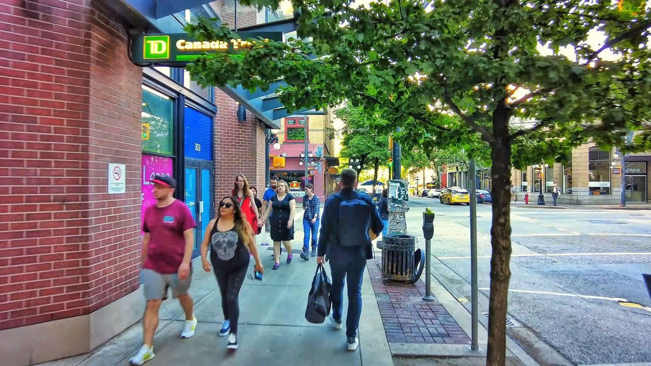 Vancouver Walk 🇨🇦 - Pacific Centre to Blood Alley