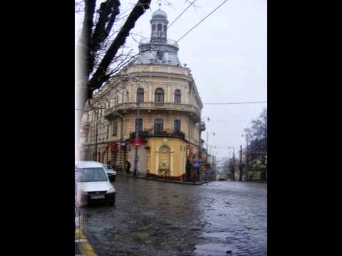 Черновцы ранней весной,