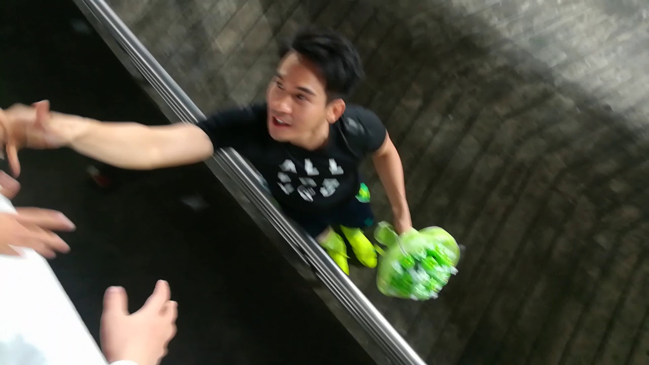 อิคุณพี่โป๊ปเดินขอบคุณแฟนคลับ@สนามราชมัง