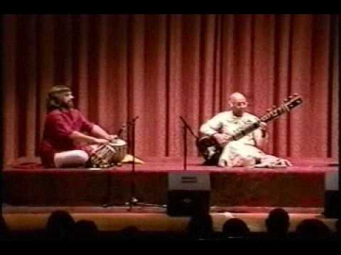 5 Ustad Vilayat Khan & Hidayat Hussain Live at the...