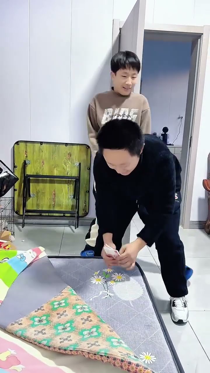 没想到爸爸藏了这么多私房钱，这次懵圈了吧#Cute baby#Cute#呆萌小米宝#聪明宝宝#萌娃