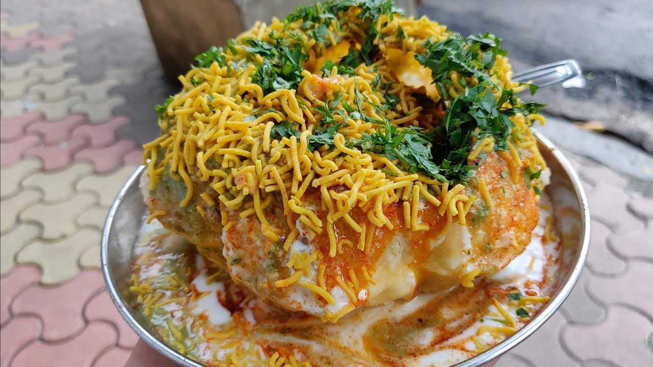 India's Biggest Kachori | Raj Kachori | Indian Street Food - YouTube