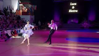 Danza Sportiva a Caorle!! Elettra Paniccia e Luca Santoro nel loro show "ricordando gli anni 60'"!!