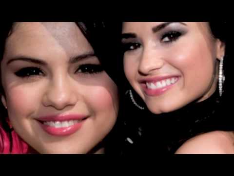 SELENA BREAKS HER SILENCE ON DEMI: "I'm Team Jemi!"