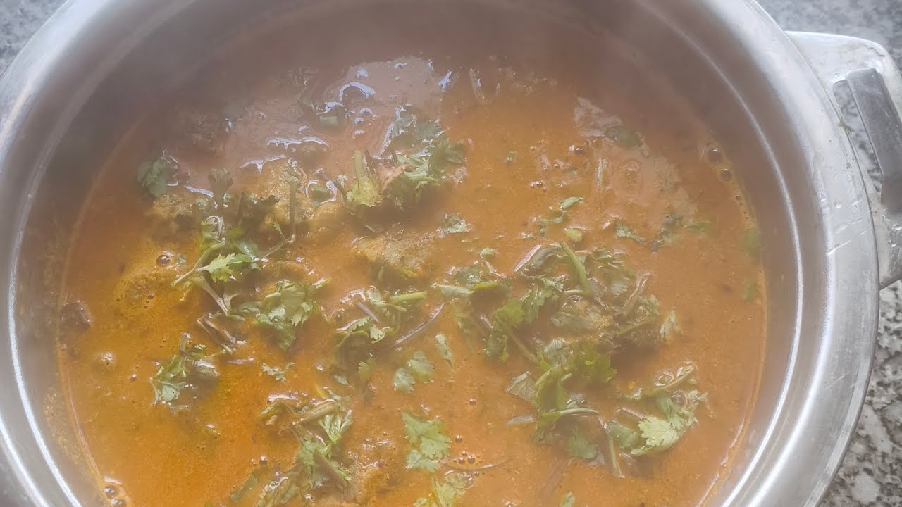 बेसन में पालक मिक्स मुठिया मसाला करी@Riju Srivastava -t4g 