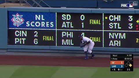 Yasiel Puig Makes Leaping Catch and Bangs Into Wall vs Giants | Dodgers vs Giants