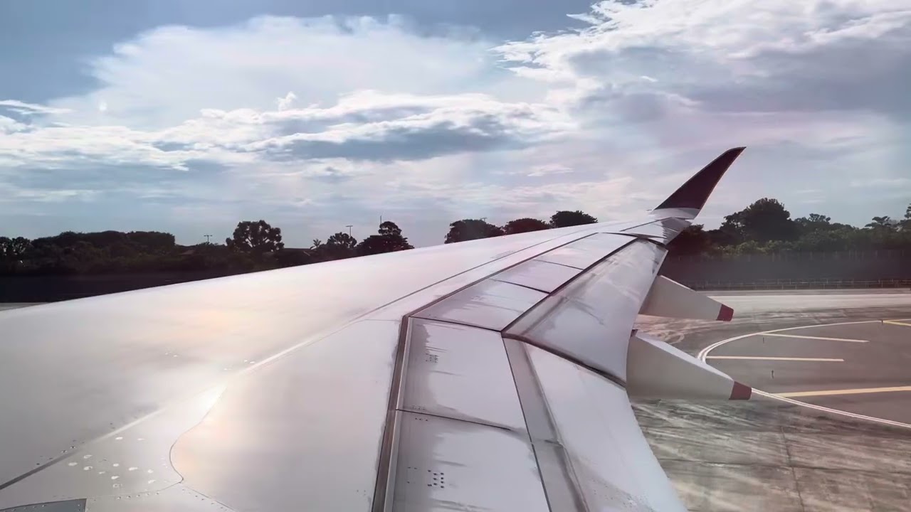 Singapore Airlines SQ122 Takeoff in Singapore, going to Malaysia