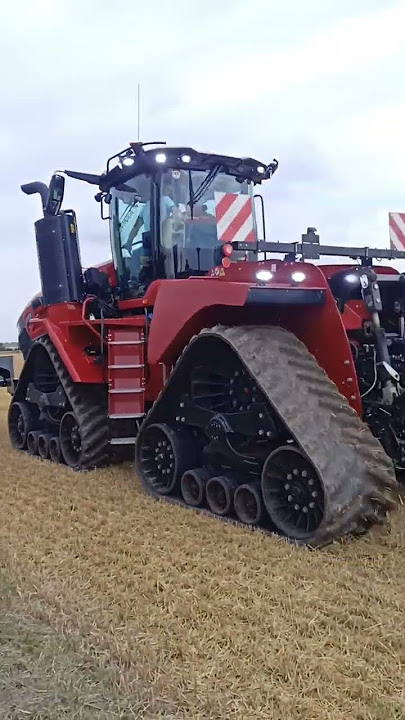 New Case Quadtrac 715 🇨🇿 2025