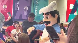 Chuck E Cheese Central Park Beach party bash with Munch Helen and Pasqually.
