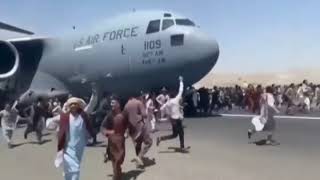 People falling from Plane in Afghanistan kabul airport Taliban take over 😱😱😱😱 #Taliban #kabul