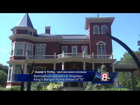 Red balloon appears in Stephen King's Bangor home