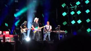 Brad Paisley, "Water", CMA Fest 2015