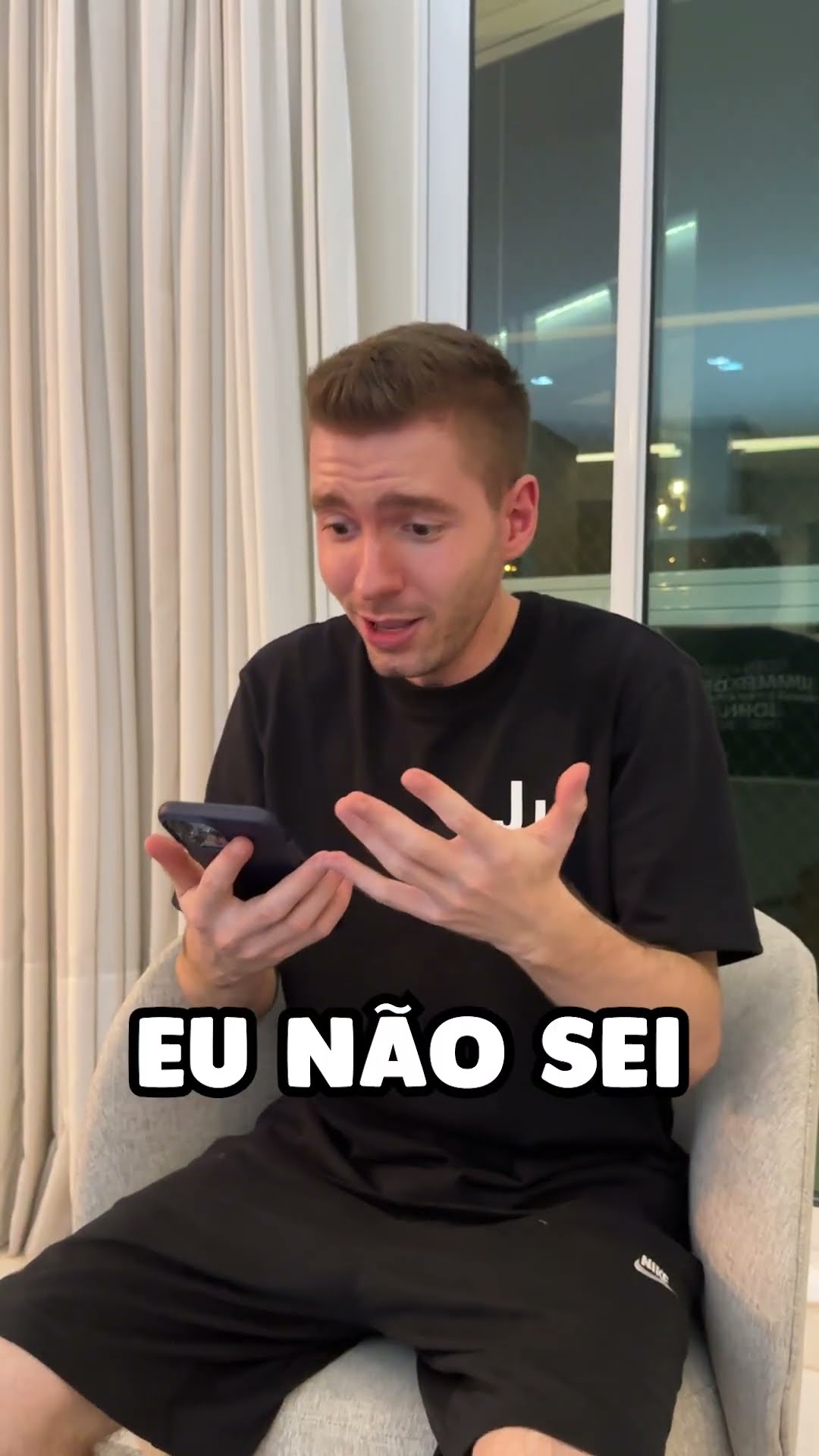 Quando você mostra algo para sua mãe #shorts