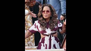 Sydney was seen strolling in the streets with Orlando Bloom