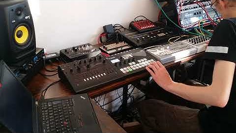 ACID HOUSE Jam on HARDWARE synth // EX800 - TT303 - Monotribe - MFB 522 - MFB Tanzmaus - Volca Keys