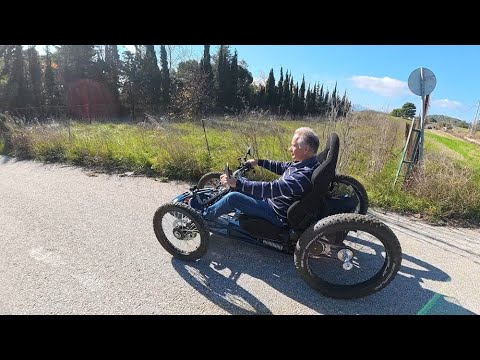 ΕΚΠΛΗΚΤΙΚΟ ΗΛΕΚΤΡΙΚΟ ΑΜΑΞΙΔΙΟ ΓΙΑ ΑΤΟΜΑ ΜΕ ΚΙΝΗΤΙΚΑ ΠΡΟΒΛΗΜΑΤΑ, ΚΑΙ ΟΧΙ ΜΟΝΟ, ΑΠ' ΤΟΝ Β. ΛΑΔΟΠΟΥΛΟ! – Video