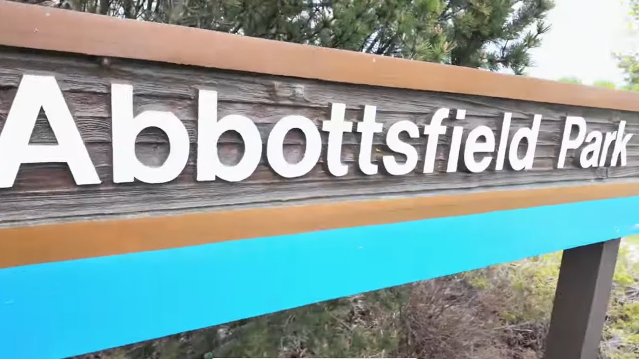 Hood walk. Inside the neighbourhood Beverly/Abbottsfield in Edmonton Canada Part.2