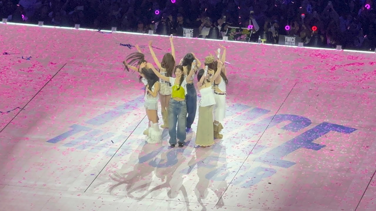 [HD] TWICE ‘Alcohol-Free’ 2026 TWICE THIS IS FOR WORLD TOUR- Downtown Phoenix, AZ