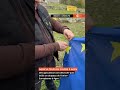 Des agriculteurs brulent le drapeau européen à Agen