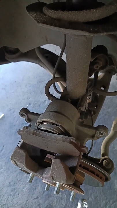 HOW TO PUSH PISTON BACK INTO BRAKE CALIPER FRONT #BRAKECALIPER #MECHANIC #SHORT