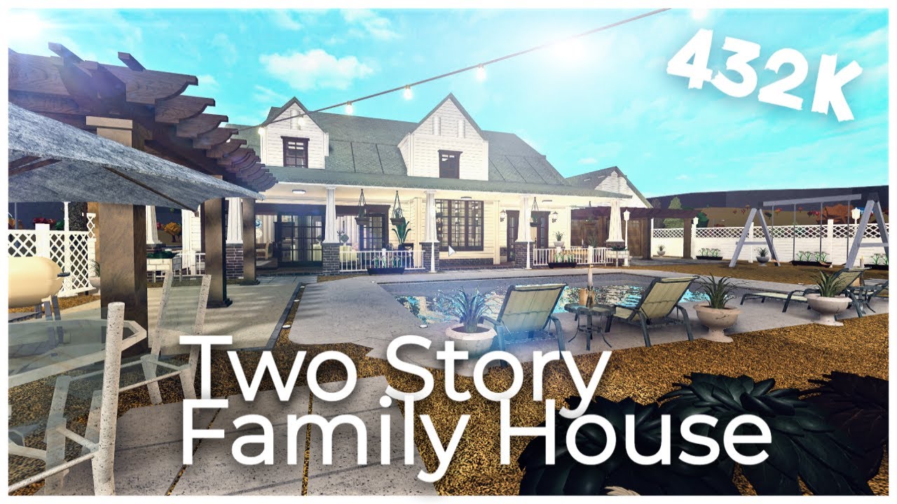 Two Story Family House In Bloxburg