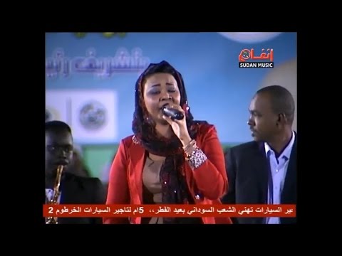 مكارم بشير نجمة نجمة مهرجان السياحة والتسوق الاول 2015م