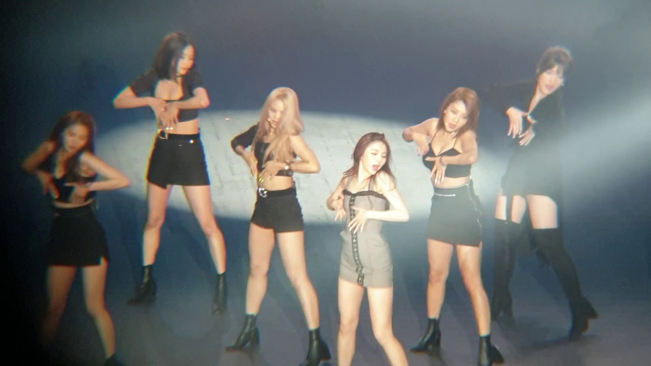 190831 CLC - Black dress #kcontentexpo2019Russia
