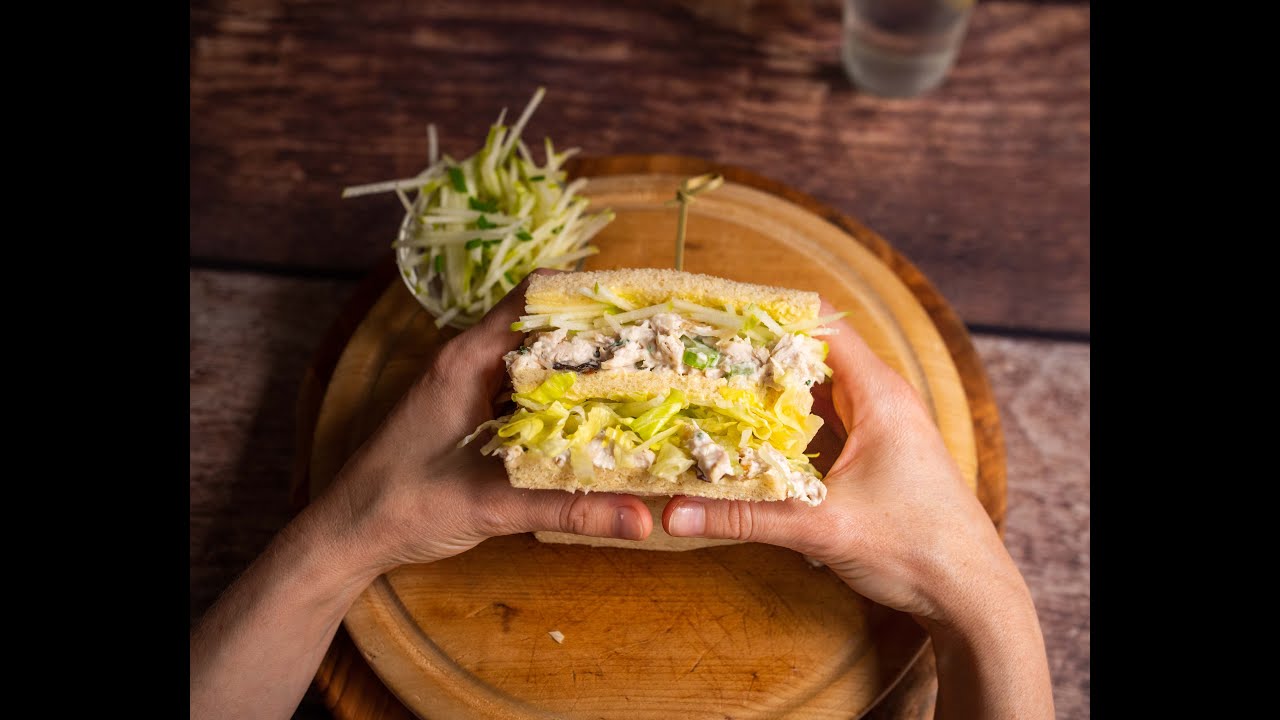 How to cook - Chicken Waldorf Salad Club sandwich