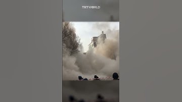 Building collapses as 5.6 earthquake shakes Türkiye