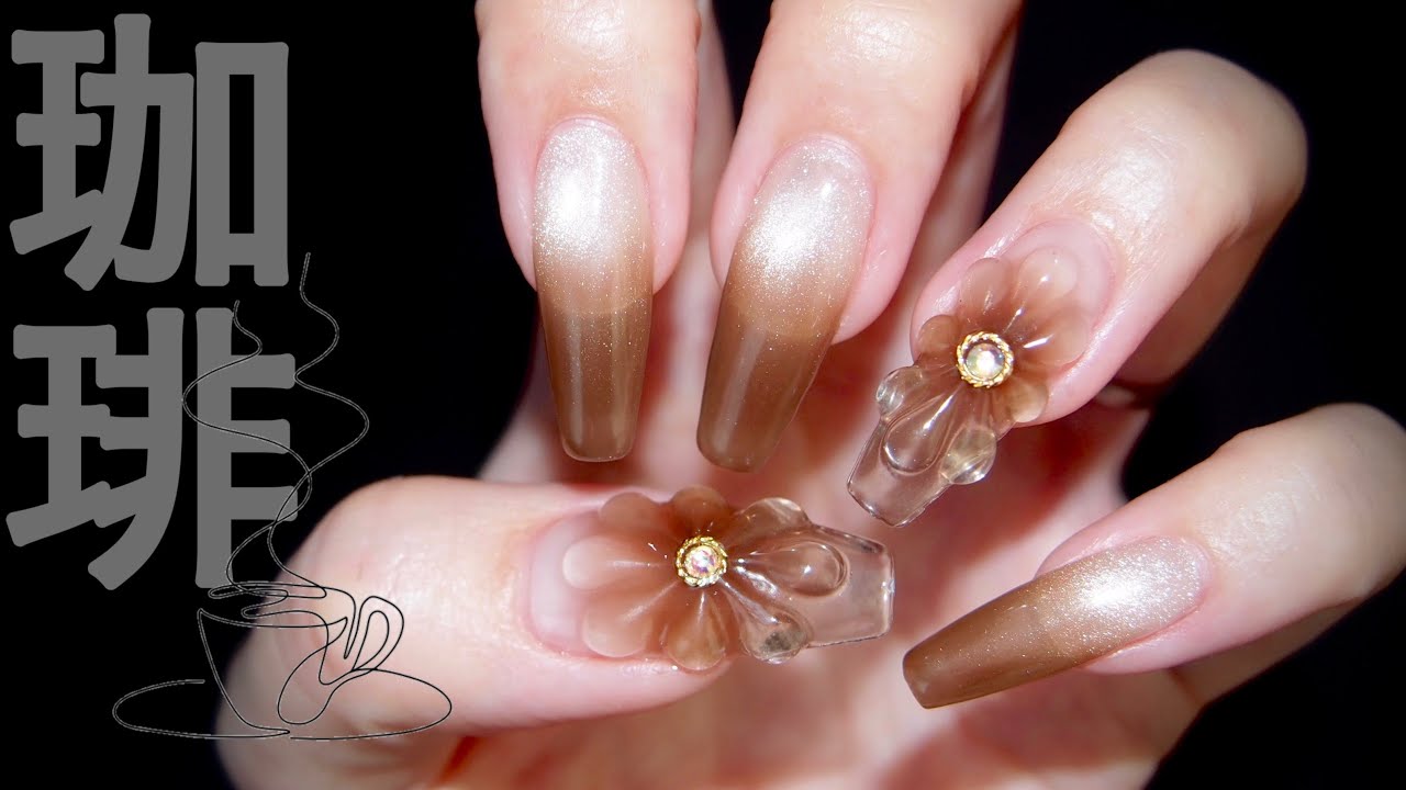 マグネットジェルとグラデーションネイル💅ぷっくりフラワー🤤チップの