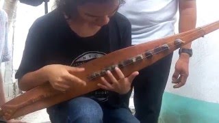 Master Bitol Sulaiman Master Ismael Ahmad plays the Kutiyapi