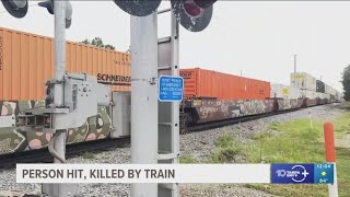 Deputies: Pedestrian killed by train in Polk County