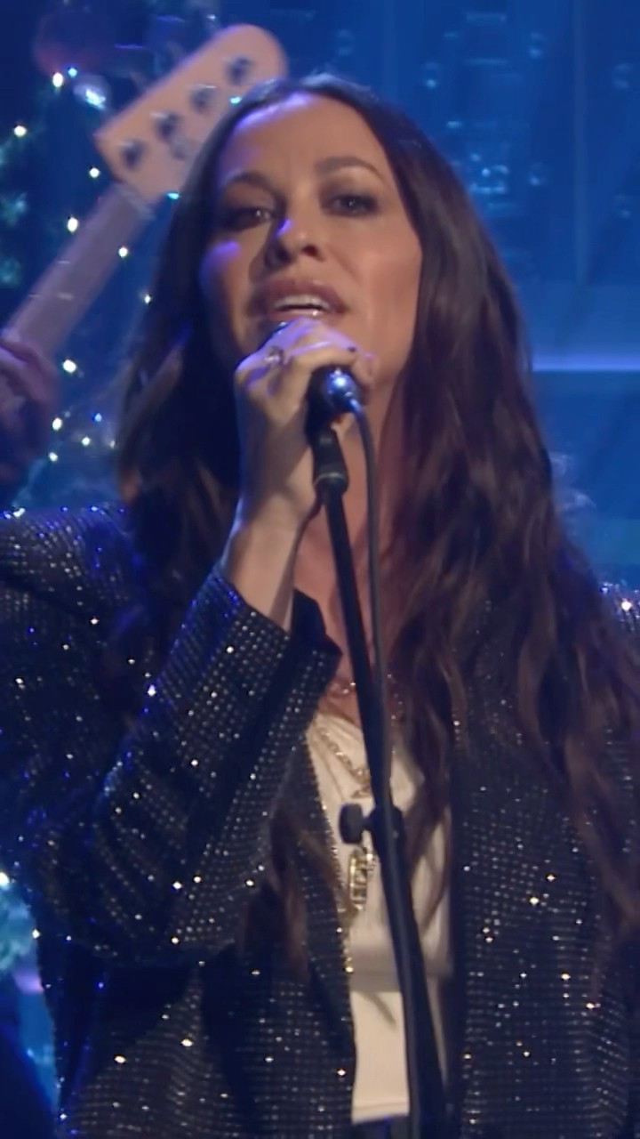 #AlanisMorissette performs “Last Christmas” ? #FallonTonight