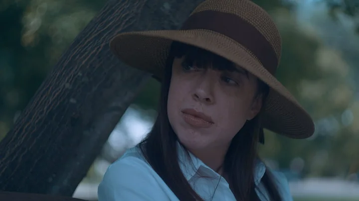 This CHEAP LENS TURNS LITERALLY EVERYTHING INTO A MOVIE .....