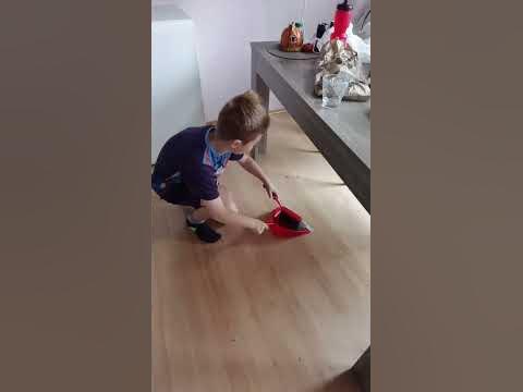 уборка под столом - YouTube