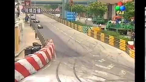 Local hero André Couto wins the Macau GP F3 race in 2000