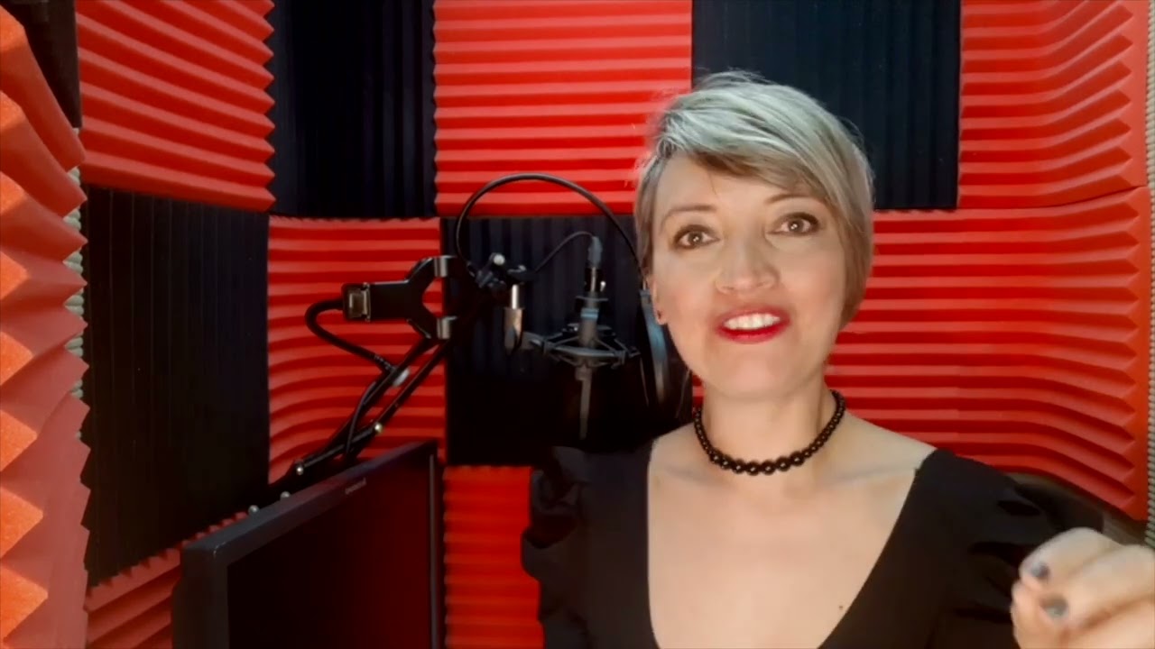 ANGIE SANDOVAL / Voces en la Mitad del Mundo YouTube