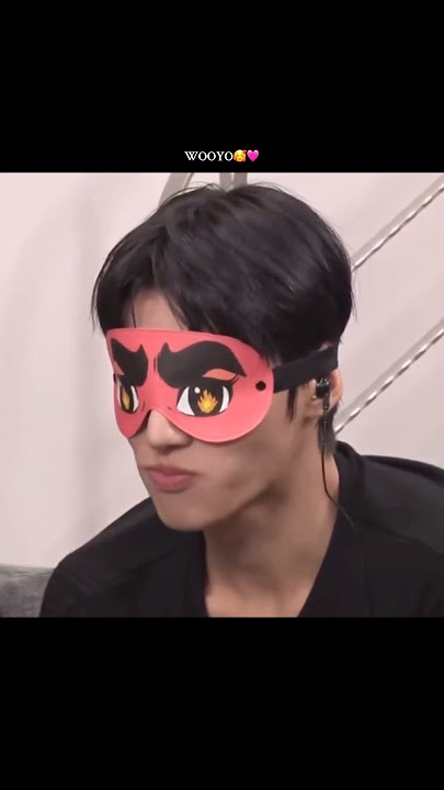 Wooyoung guessing food with a mask😂👀💜(Ateez 8 Face Season 2)