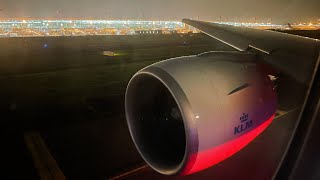 VERY SHORT ROLL! KLM Boeing 777-300ER night takeoff out of Jakarta