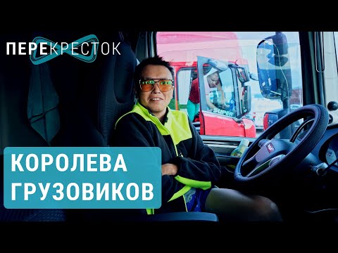 Алиса аралығы Ғашық құлдың мүшесін сорып жатқанын онлайн көріңіз.