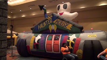 Halloween Extreme 2013: Inflatable Haunted House