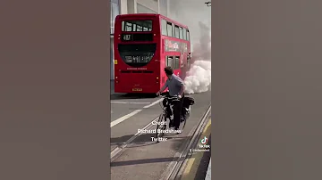 Clouds Of Smoke Billow From London Bus In Croydon News Shorts London Viral 