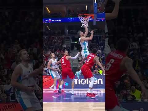 When offense outsmarts the defense 🧠 #EuroBasket #FIBAWC