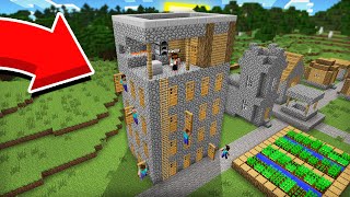 ЗАЧЕМ КУЗНИЦЕЙ В МАЙНКРАФТ  Компот Minecraft, игроки построили дом под моей деревенской.