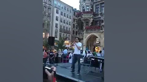 Panggung musik di London berhenti sejenak ketika azan magrib berkumandang
