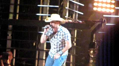 Jason Aldean - Dirt Road Anthem - CMA Fest 2011