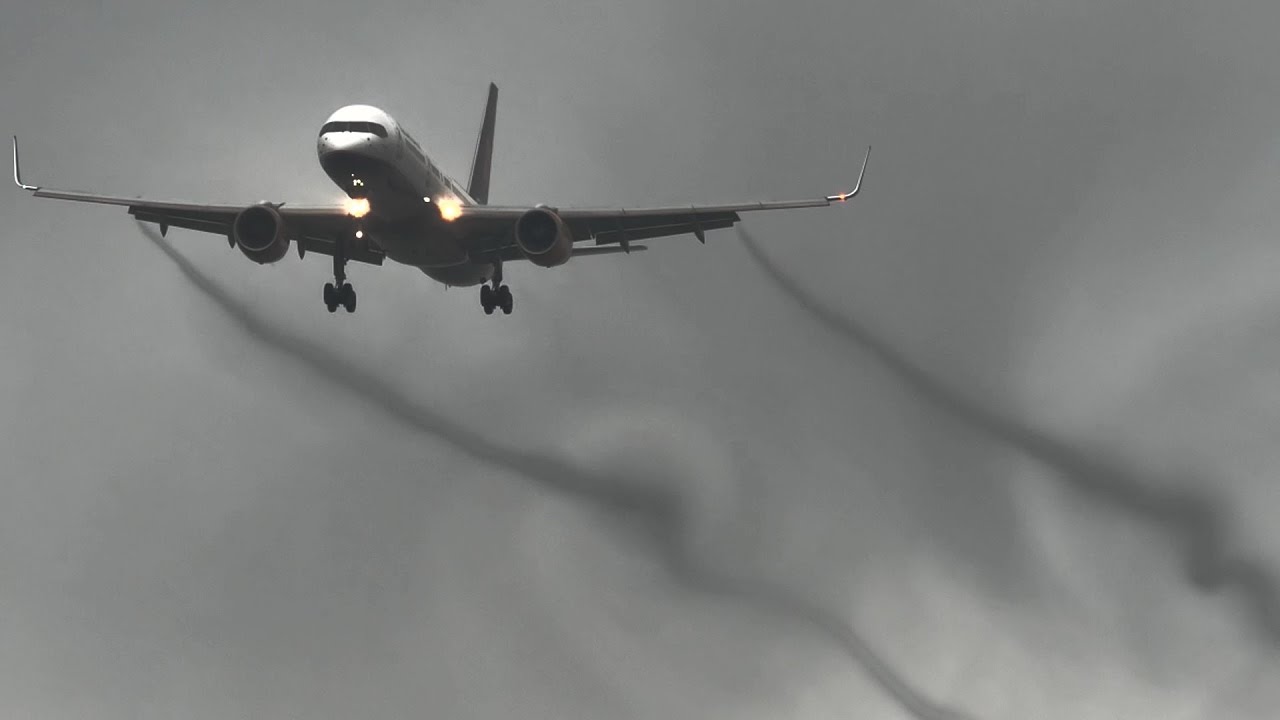 Icelandair vortex snakes - YouTube