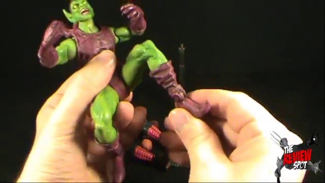 Diamond Select Toys Marvel Select Green Goblin Action Figure 